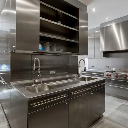 Appartamento Luxury Spacious Flat With Ac, Eiffel Tower View
