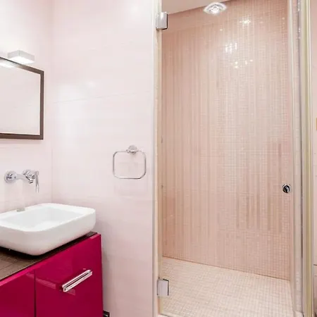Appartamento Luxury Spacious Flat With Ac, Eiffel Tower View