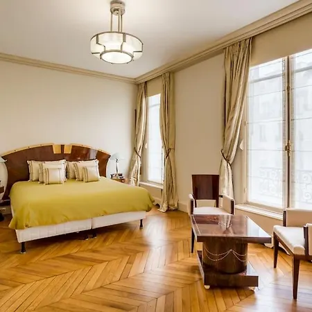 Luxury Spacious Flat With Ac, Eiffel Tower View Appartamento