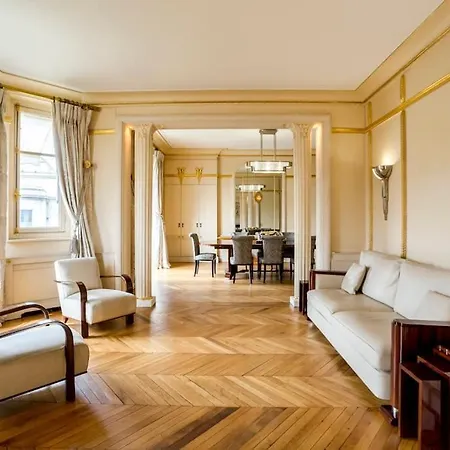 Luxury Spacious Flat With Ac, Eiffel Tower View Appartamento
