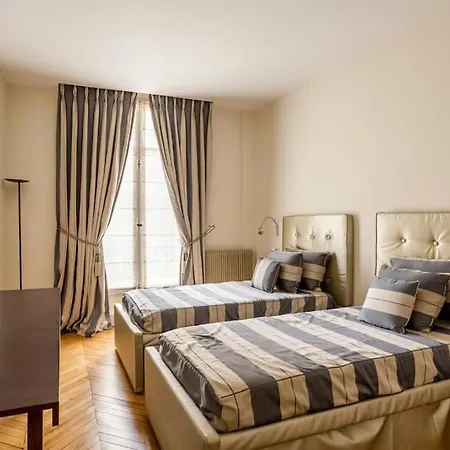 Luxury Spacious Flat With Ac, Eiffel Tower View Appartamento Parigi