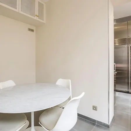 Luxury Spacious Flat With Ac, Eiffel Tower View Apartamento Paris