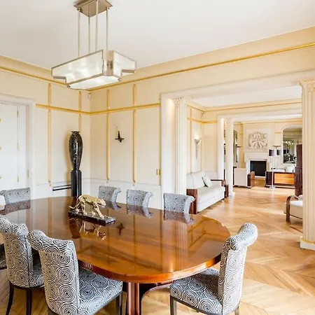 Luxury Spacious Flat With Ac, Eiffel Tower View Apartamento