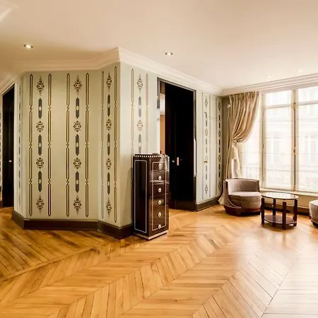 Luxury Spacious Flat With Ac, Eiffel Tower View Apartamento