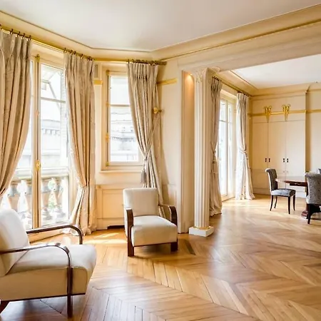 Luxury Spacious Flat With Ac, Eiffel Tower View Апартаменты *